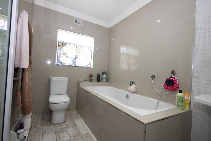 8 Bedroom Property for Sale in Joostenbergvlakte Western Cape